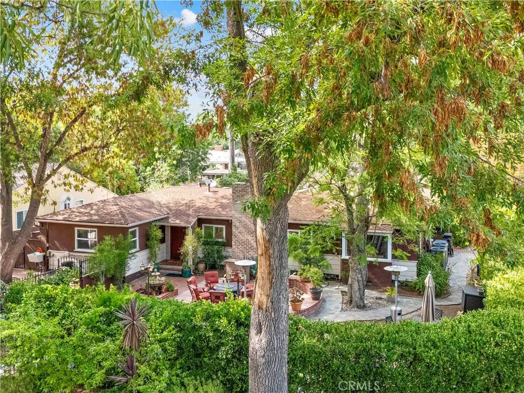 13405 Tiara Street, Valley Glen, California 91401 home-pic-1